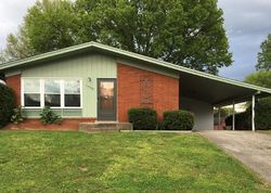Briarwood Dr, Clarksville - IN