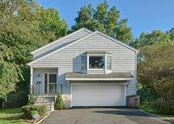 Brookside Ln, Harrison - NY