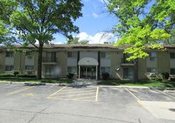 Chase Dr Apt 5, Clarendon Hills - IL