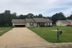 Wenwood Cir, Berry - AL