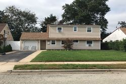 Wheelwright Ln, Levittown - NY