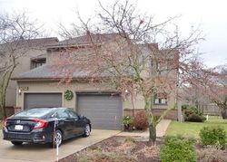Hawthorne Glen Dr, Grosse Ile - MI