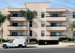 Whitsett Ave Apt 104, Valley Village - CA