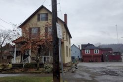 3rd St, Pitcairn - PA
