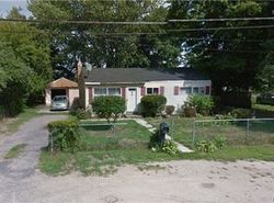 Meade Ave, Bellport - NY