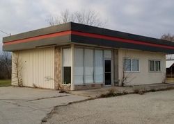 Interstate Dr, Saint Elmo - IL