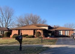 De Jong Ln, Lansing - IL