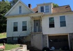 Highland St, Mannington - WV