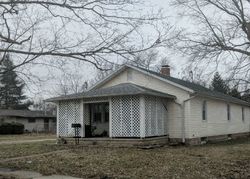 N Elm St, Saint Elmo - IL