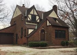 S 8th St, Riverton - IL