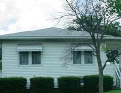 W 4th St, Roxana - IL
