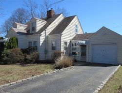 Mallard Rd, Carle Place - NY