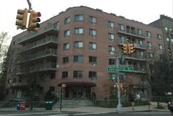 Metropolitan Ave Apt 1f, Kew Gardens - NY