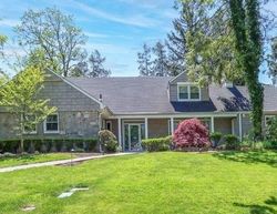 Hilltop Rd, Albertson - NY