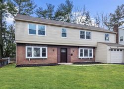 Hinsdale Ln, Willingboro - NJ