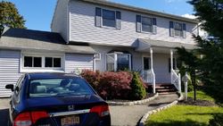 Woodland St, Ronkonkoma - NY