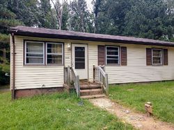 Braswell St, Bowling Green - VA