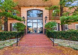 Park Ave W Apt 112, Highland Park - IL