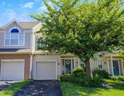 Honey Locust Ln, Newtown - PA