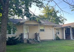 Campbell Ave, Flora - IL