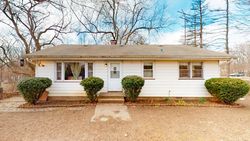 Betty Ln, Aurora - IL