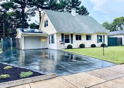 Sherwood Ln, Willingboro - NJ