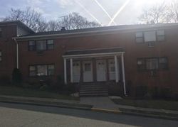 Colonial Dr Apt B, Little Falls - NJ