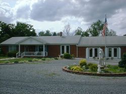 Lewis St, Luray - VA