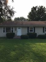 N Westlawn Ave, Aurora - IL