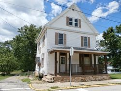 E 1st Ave, Derry - PA
