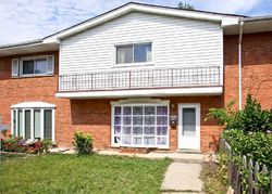 Dee Rd Unit B, Des Plaines - IL