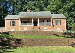 Fox Dr, Colonial Heights - VA
