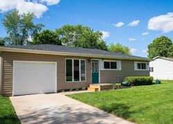 Circle Dr, Morton - IL