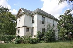 E Walnut St, Piper City - IL