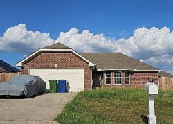 Greenview Ct, Aubrey - TX
