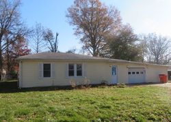 S Stone Ave, Vandalia - IL