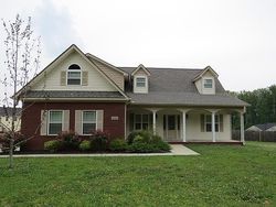 Pin Oaks Cir Ne, Cleveland - TN