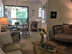 E Waverly Dr Apt B6, Palm Springs - CA