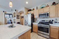 Springdale Cir, Adelanto - CA