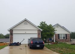 Village Circle Dr, Winfield - MO