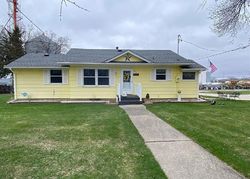 8th Ave N, Clear Lake - IA