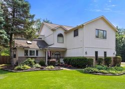 Arbour Dr, Walled Lake - MI