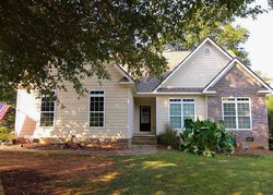 Carrie Ln, Hull - GA