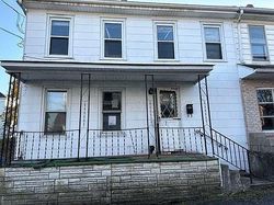 W Gowen St, Coal Township - PA