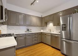 Broadway Apt 8, San Francisco - CA