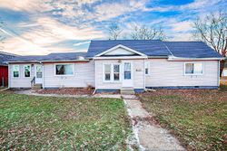 N East St, Ellsworth - IL