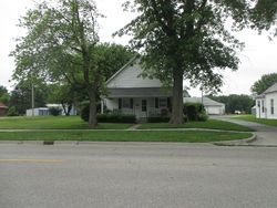 E Main St, Oblong - IL