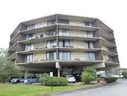 Holiday Ter Apt 208, Lansing - IL
