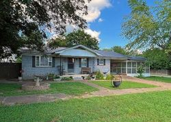 College St, Newark - AR