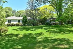 Koenig Dr, Oyster Bay - NY